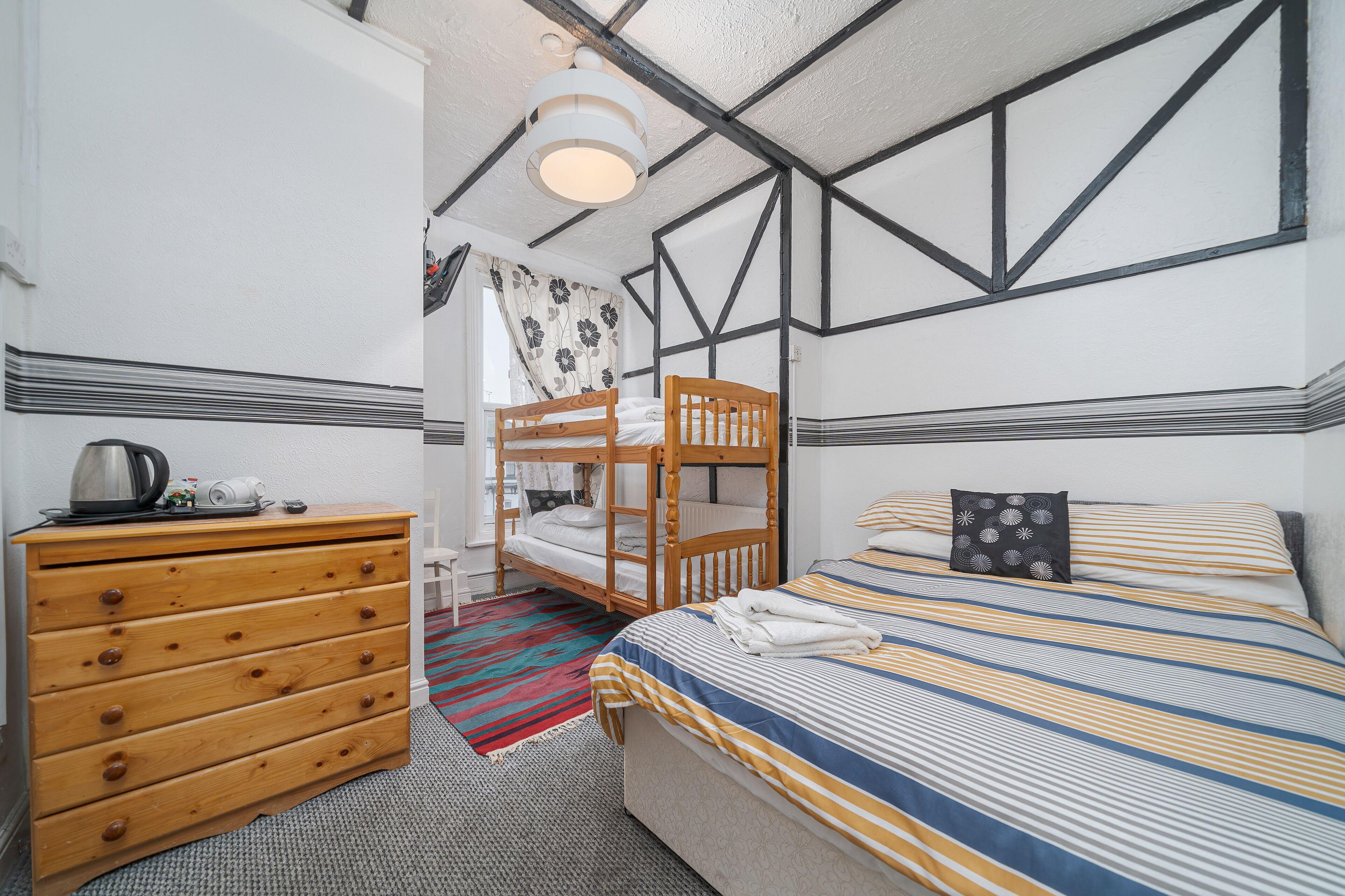 Deneside Guest House — Photos 1